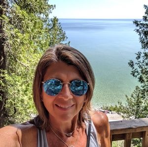 Meet your Posher, Monica